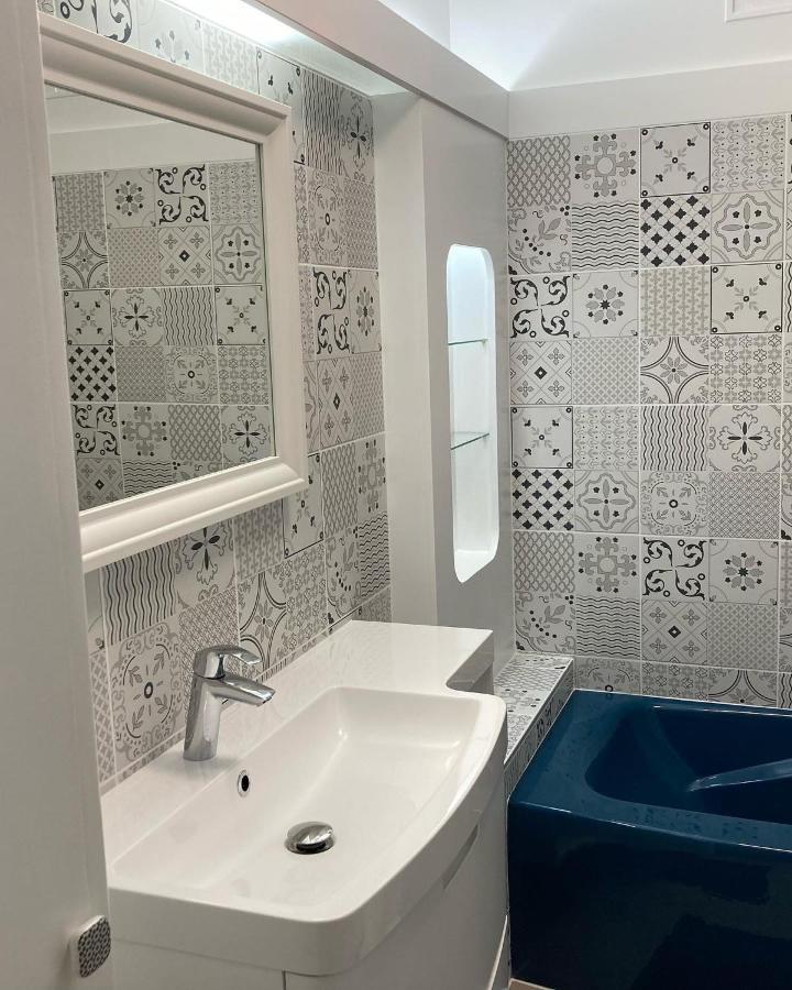 La Maison Virginie 1 A 2 Pers Charmant Hyper Centre- Cour- Parking- Linge- Fibre- Proximite Lac Canal Piscine モンタルジ エクステリア 写真
