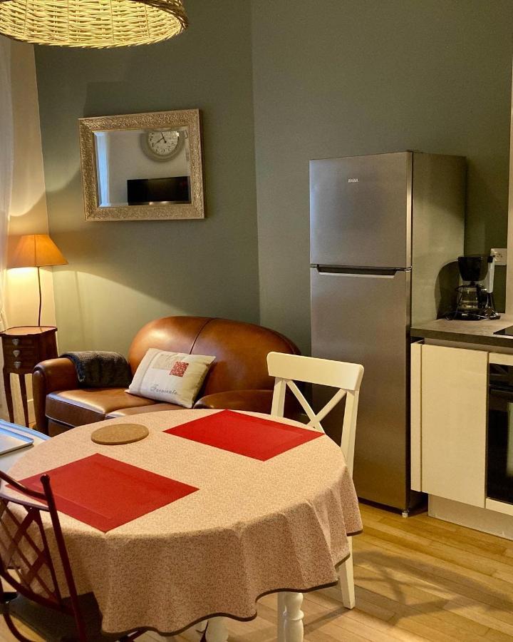 La Maison Virginie 1 A 2 Pers Charmant Hyper Centre- Cour- Parking- Linge- Fibre- Proximite Lac Canal Piscine モンタルジ エクステリア 写真
