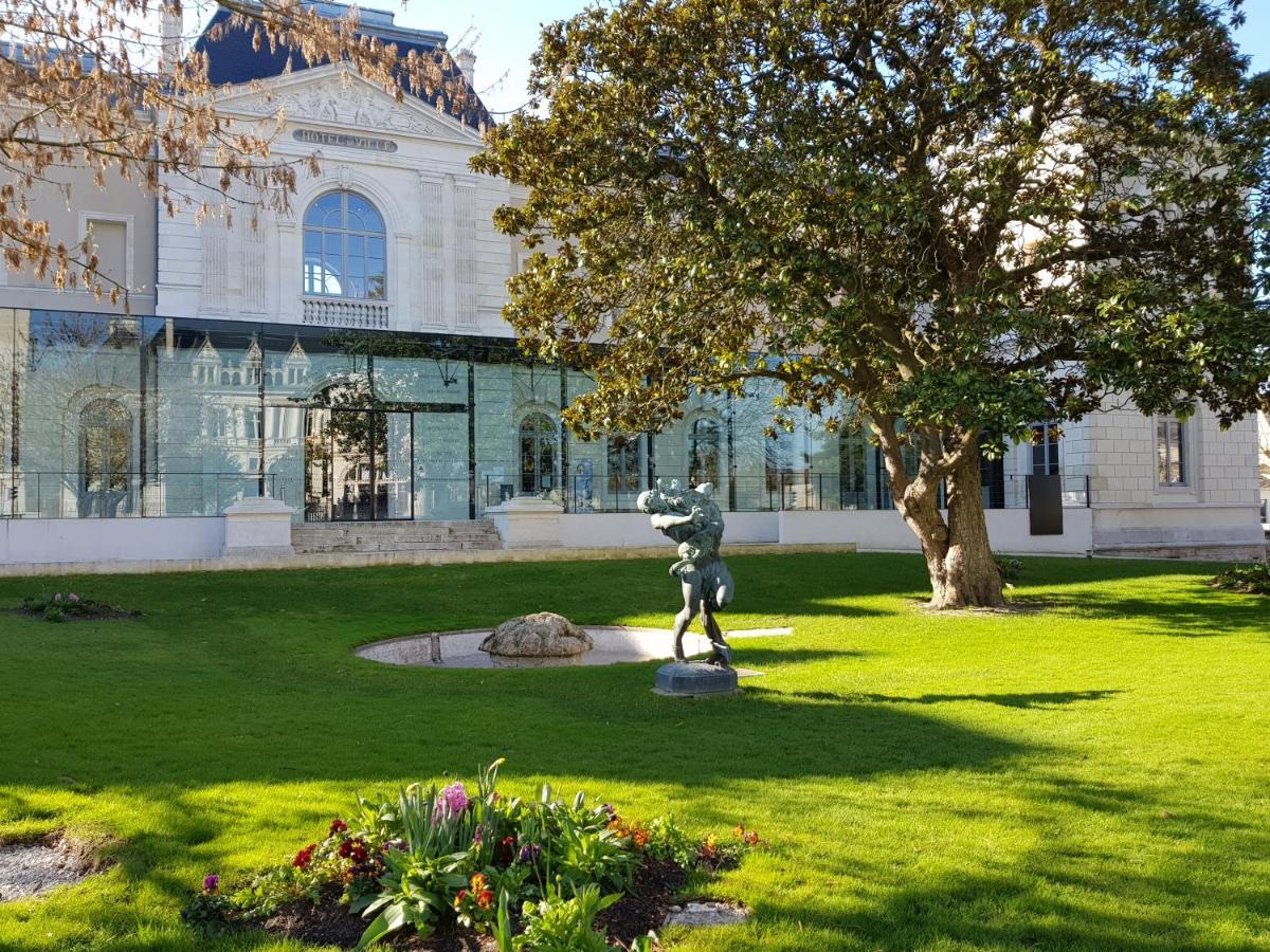 La Maison Virginie 1 A 2 Pers Charmant Hyper Centre- Cour- Parking- Linge- Fibre- Proximite Lac Canal Piscine モンタルジ エクステリア 写真